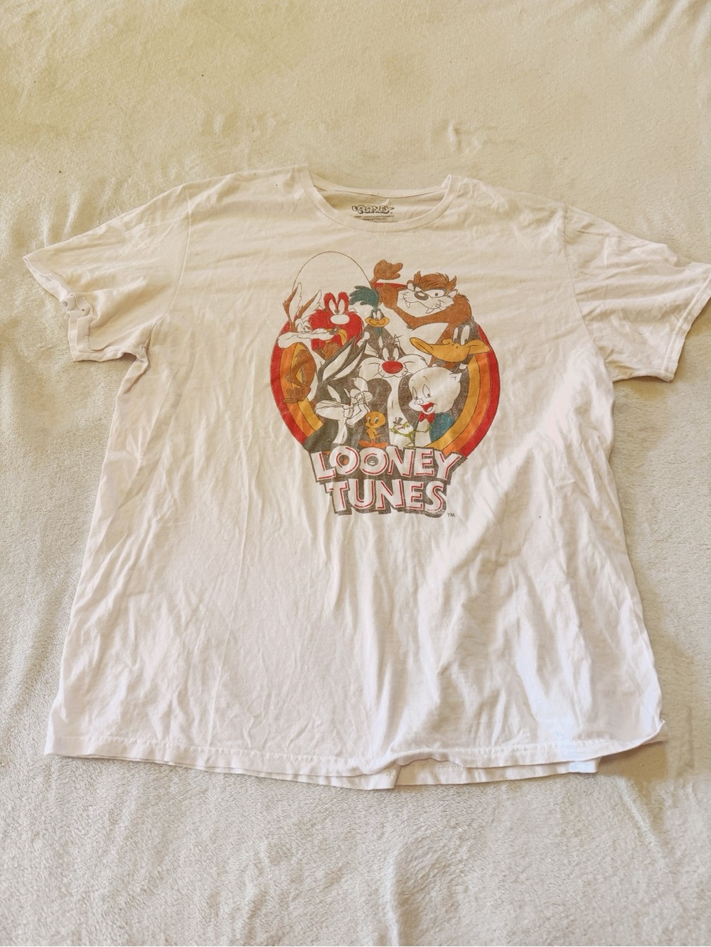 Warner Bros. White Looney Tunes Character Graphic Tee